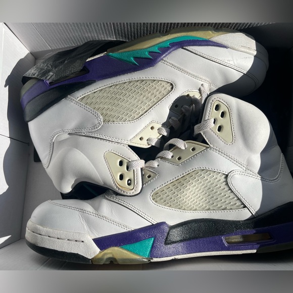 Jordan Retro 5 Grapes 🍇(2013). Good Condition. Great Price‼️ - Picture 3 of 4